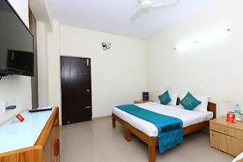 Capital O 10546 Parkway Inn Chennai Extérieur photo