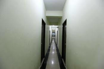 Capital O 10546 Parkway Inn Chennai Extérieur photo